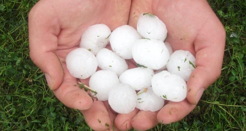  - Ces cinq astuces indispensables pour protéger sa voiture face à la grêle, lors d'un orage