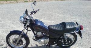 Doris l’exploratrice : à 82 ans, elle traverse l’Afrique de l’Ouest à moto pour soigner les brûlés