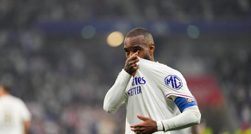  - OL : le nouveau message touchant de Lacazette, deux énormes départs en vue ?