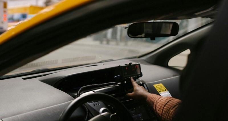  - Une conductrice de taxi facture des courses fictives à 2,3 millions d'euros et finit en prison