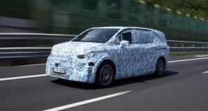 Mercedes VLE : le futur Classe V électrique relie Stuttgart à Rome en deux charges