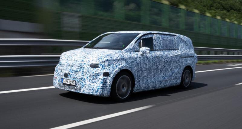  - Mercedes VLE : le futur Classe V électrique relie Stuttgart à Rome en deux charges