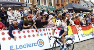 Tour de France : quand la quête du maillot à pois tourne au chaos, grosse chute sur les pavés