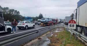 Thermomètre à 47°C, autoroute bloquée : coincés des heures sur l'A9 devant un mur de fumée, ils ont vécu la peur de leur vie