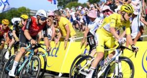 Tour de France : Kévin Vauquelin ne sait pas fait d'amis au sommet du Mûr-de-Bretagne