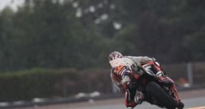 MotoGP : un pilote file à l'hôpital après un terrible highside