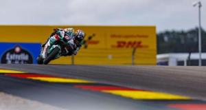 Moto 2 : Deniz Öncü s’impose en maître au Sachsenring après une course marquée par les chutes