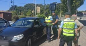 Elle vole la voiture de sa mère pour l’offrir à son copain