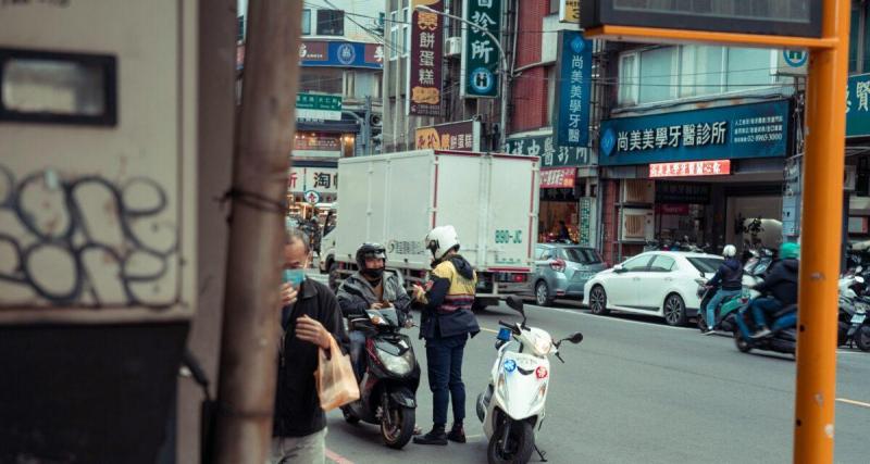  - Ivre et sans casque sur un scooter volé, il finit en garde à vue