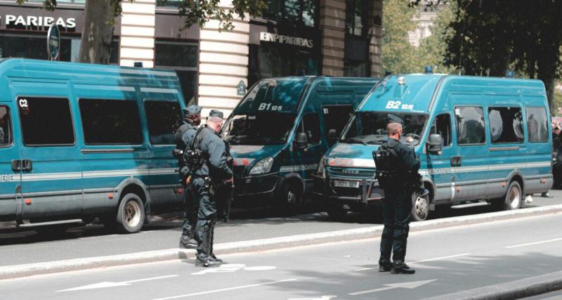  - Il raye une voiture sans savoir que des policiers de la BAC sont dedans