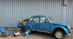 Une Citroën 2CV de 1966 transformée en mini camping-car, un modèle rajeuni
