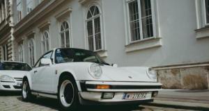 Ils transforment une Porsche en monstre V8 et la noient pour tester sa puissance