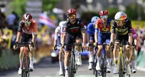 Tour de France : scénario presque irréel, Julian Alaphilippe a cru lever les bras pour rien…