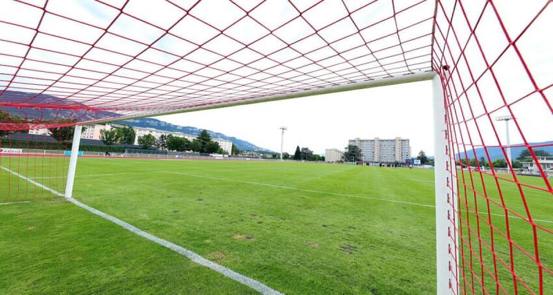  - ASSE : mécontent de la pelouse, Saint-Étienne quitte Aix-les-Bains