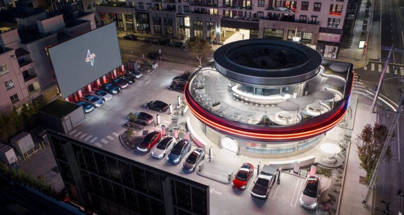  - Tesla ouvre son restaurant façon Diner américain des années 1950 à Hollywood