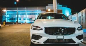 Ce SUV de luxe dévoile un nombre hallucinant de bugs et fonctions manquantes