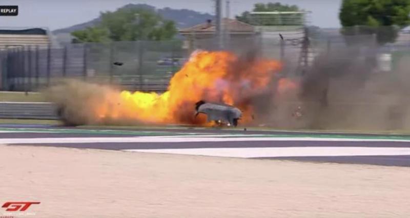  - Lors d’une course du GT World Challenge, une voiture explose en pleine course