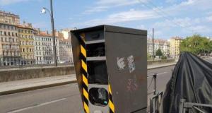 Des radars bâchés aux quatre coins du département, les agriculteurs relancent leurs actions