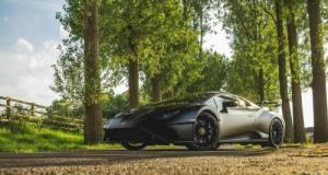 Ils veulent frimer en Lamborghini à Ibiza, ils finissent avec une amende salée