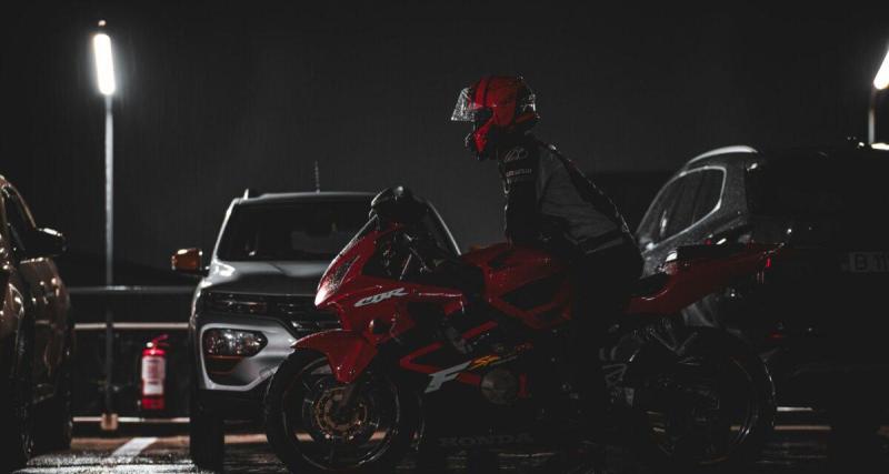  - Collision violente entre un motard et une biche : le choc fait des dégâts