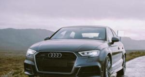 Elle percute une voiture, défonce la rambarde et finit dans le canal avec son Audi Q3