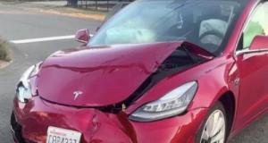 Il restaure une Tesla accidentée et tombe sur des vidéos choquantes
