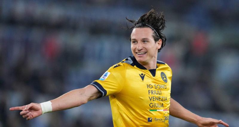  - Lens : les superbes images de l'arrivée de Thauvin accueilli par des supporters