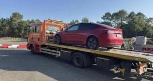 Flashé à plus de 200km/h en route vers le Portugal, le voyage en Tesla vers les vacances va être encore plus long…