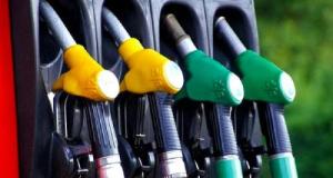 Prix des carburants, pourquoi l'essence est si proche du diesel ?