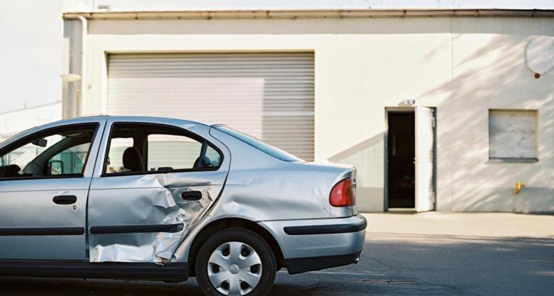  - Il confie sa voiture au garage… elle revient accidentée, avec 21 000 € de dégâts