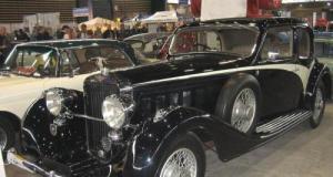 Une collection de voitures anciennes et inattendues attire l’attention durant le Marçon Classic