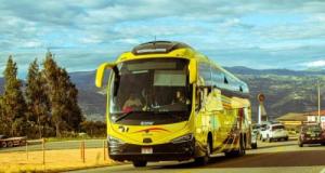 Ils transforment la soute à bagages en sièges VIP : le luxe improbable en bus !