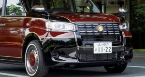 Au Japon, une Toyota de taxi se transforme en carrosse de mariage