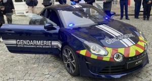 L’Alpine de la gendarmerie prend feu sur l’A7, un hectare de végétation détruit