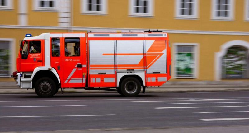  - Boule de feu sur l’autoroute : tout part de deux simples vélos électriques mal accrochés