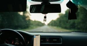 Obéissance aveugle au GPS : elle prend la route… mais l’outil la ramène chez elle au lieu de sa destination !