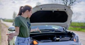 Ils démarrent leur voiture en panne de batterie avec un insecticide : la vidéo choc