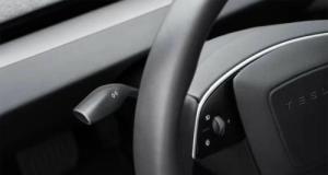 Tesla revient au commodo de clignotants sur la Model 3 restylée