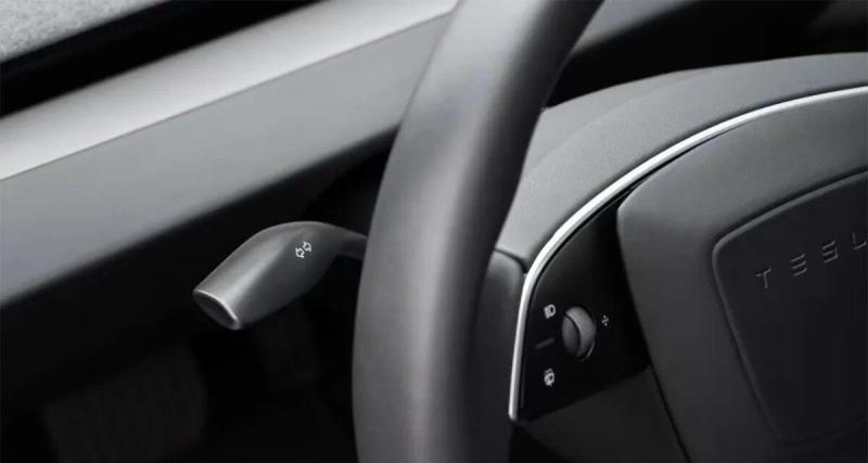  - Tesla revient au commodo de clignotants sur la Model 3 restylée