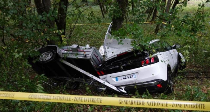  - Sa voiture bascule dans un bois après une sortie de route, les secours l’arrachent aux flammes