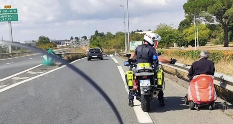  - À 75 ans, il circule en fauteuil roulant sur une voie rapide et finit escorté par la police