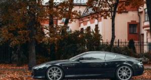 Il dépense 200 000 €… et finit par abandonner sa voiture de luxe au bord de la route !