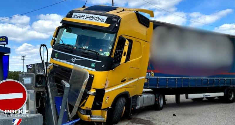 - Scène surréaliste : un camion explose une pompe à essence… en plein après-midi !