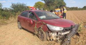 Un septuagénaire s’évanouit au volant et termine sa course dans un champ !