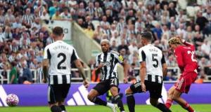 Ekitike encore buteur, Liverpool arrache la victoire contre Newcastle grâce à un crack de 16 ans