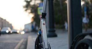 Plus rapide qu’un scooter : sa trottinette électrique dopée frôle les 100 km/h en centre-ville, voici la sanction que la loi lui réserve