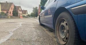 Scène hallucinante : Près de 50 voitures retrouvées avec les pneus crevés dans un seul quartier