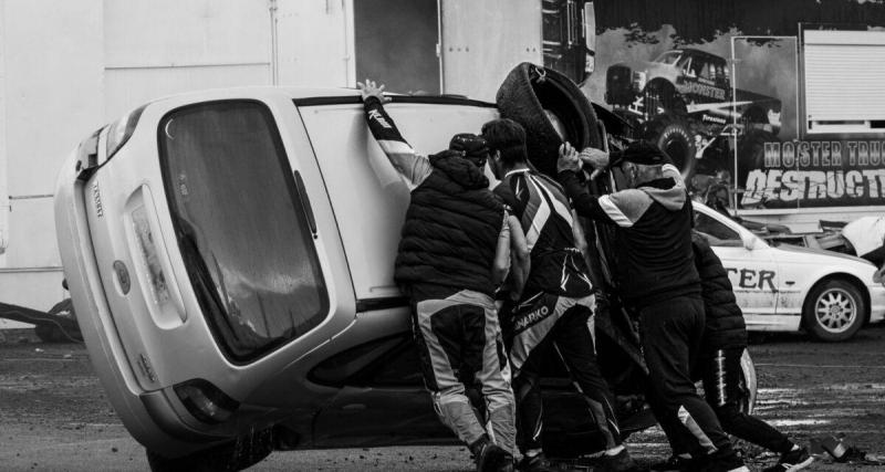  - Virée nocturne : sa voiture finit sur le toit, elle s’en sort presque indemne