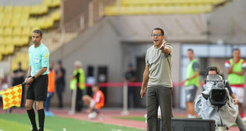  - "À devenir fou" : le coach de Strasbourg Liam Rosenior enrage contre l'arbitrage à Monaco