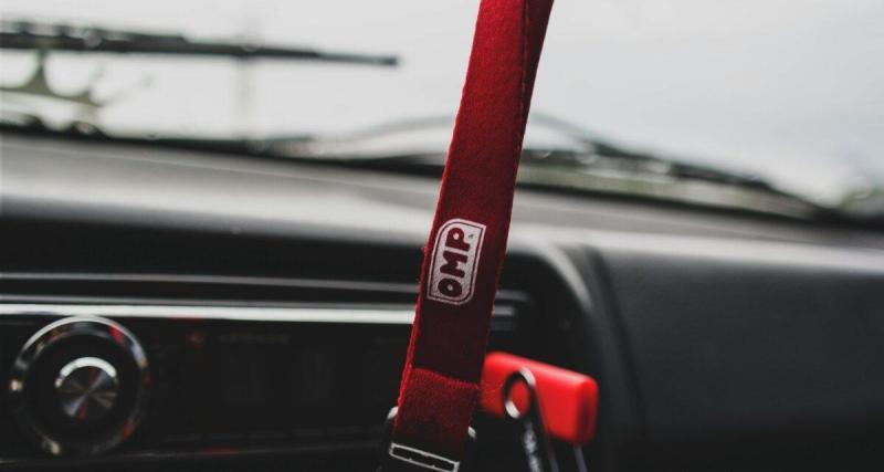  - Ce simple port USB de voiture fait bien plus que charger votre téléphone, la preuve